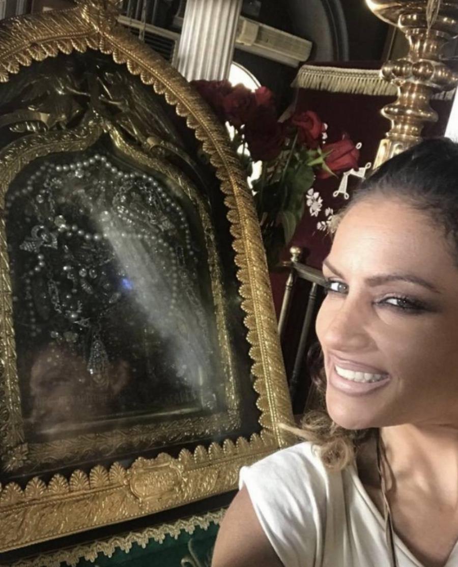 Παραμένει μια γυναικάρα: Πως είναι σήμερα η πανέμορφη τραγουδίστρια Ειρήνη Μερκούρη