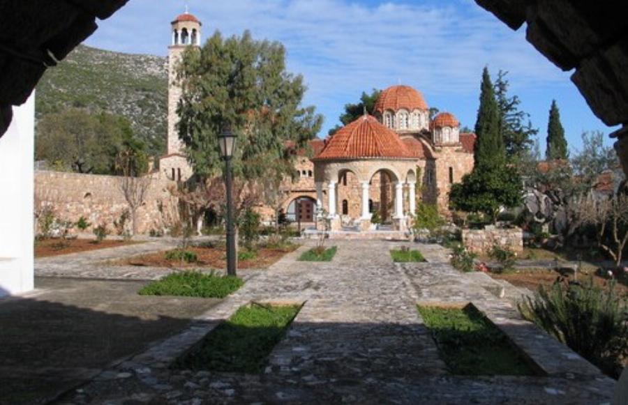 Μυροβλύζει ο Άγιος Εφραίμ στο Μοναστήρι της Νέας Μάκρης