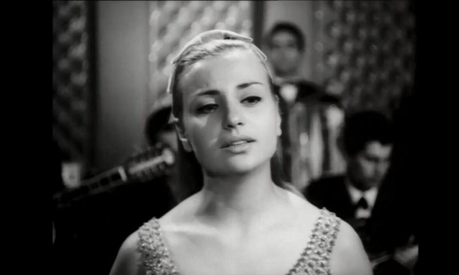 Βίκυ Μοσχολιού: Το ξεκίνημα, η αυστηρή οικογένεια, η μεγάλη καριέρα και τα τελευταία της λόγια πριν πεθάνει