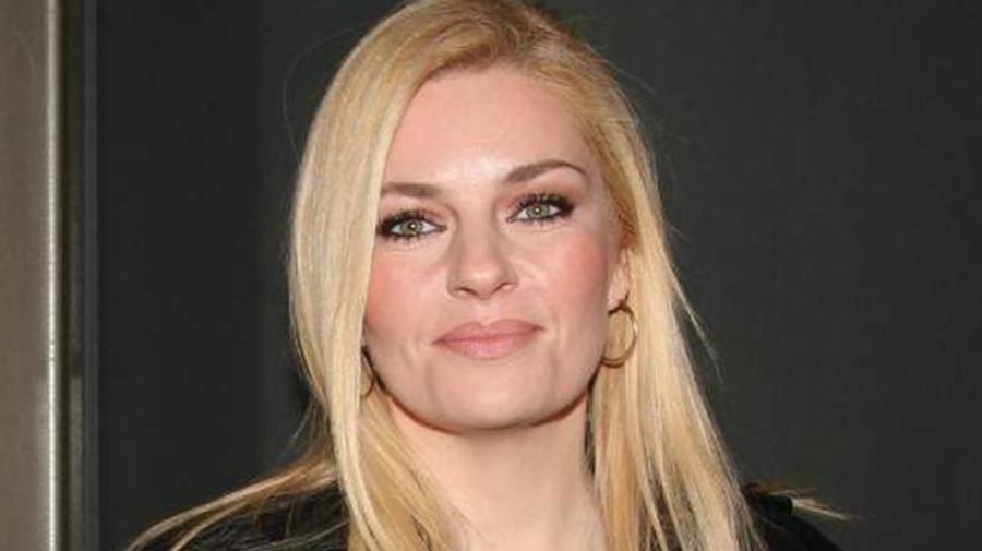 Άλλαξαν το επίθετό τους για να κάνουν καριέρα: 10 πραγματικά ονόματα διάσημων Ελλήνων που δεν γνωρίζαμε μέχρι σήμερα