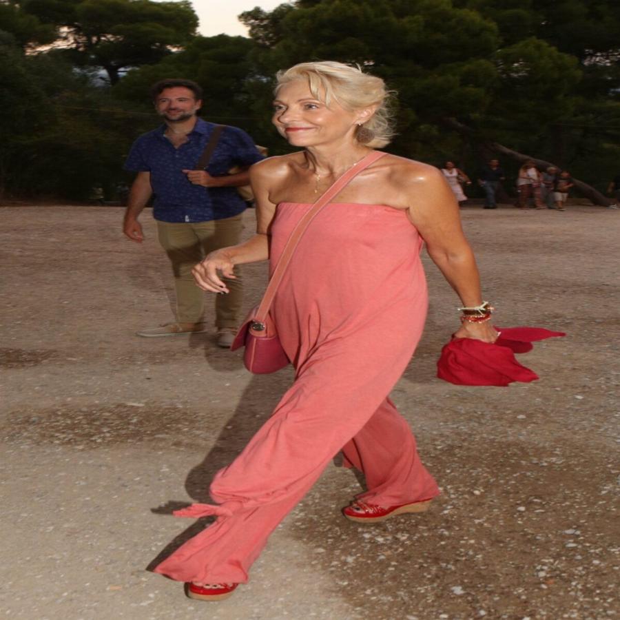 Ναταλία Τσαλίκη: Ο γάμος με τον Γιάννη Μπέζο, οι δύσκολες σχέσεις με τους γονείς της και η φυγή από το σπίτι