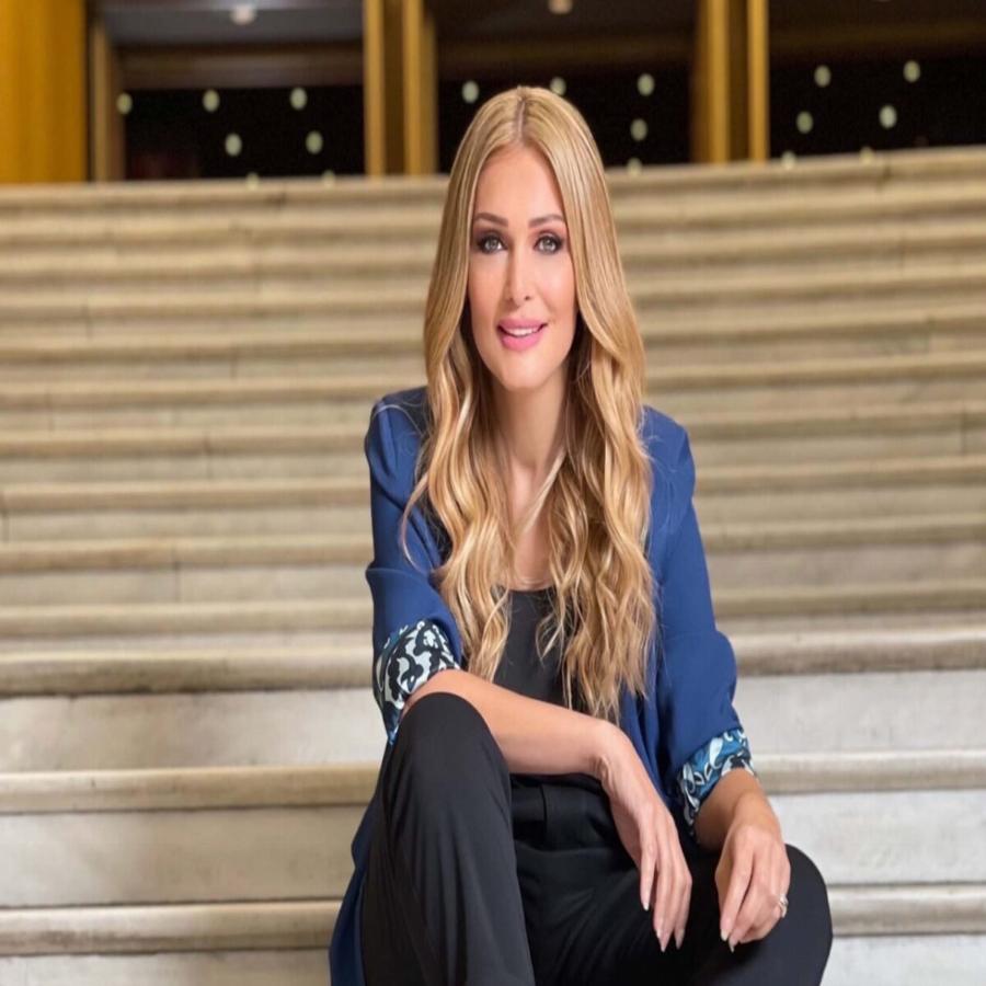 Ελένη Καρουσάκη: «Με ενοχλεί που όλος ο χώρος είναι άνεργος και η Θεοδωρίδου τραγουδάει στο θέατρο»