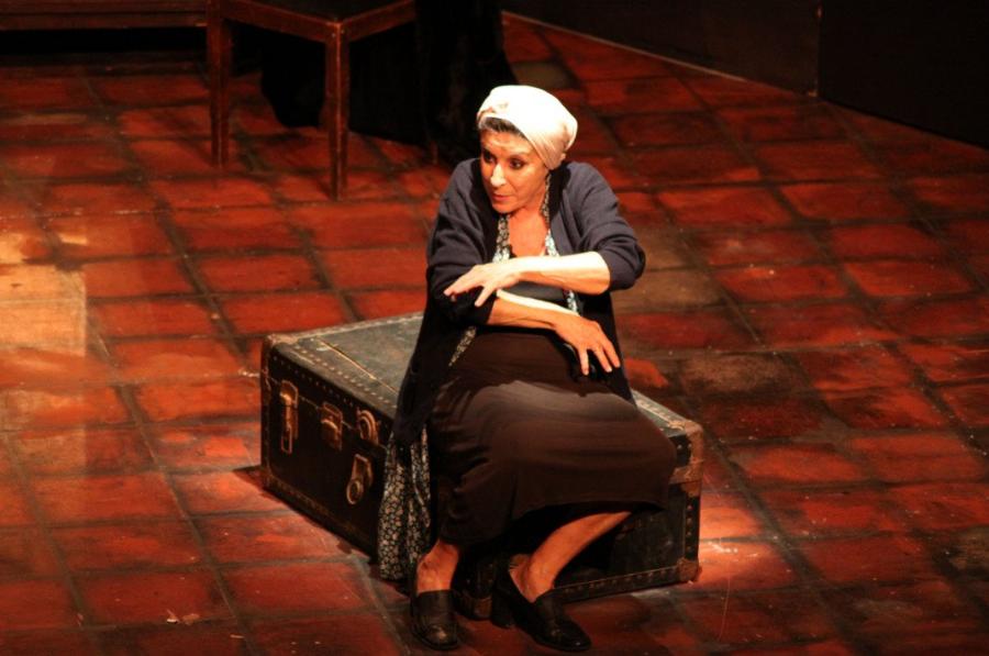 Νένα Μεντή: «Oι Τρεις Χάριτες ήταν η πρώτη μου επιτυχία, κι ας ήμουν 45 ετών. Ο χρόνος δεν με απασχολεί»