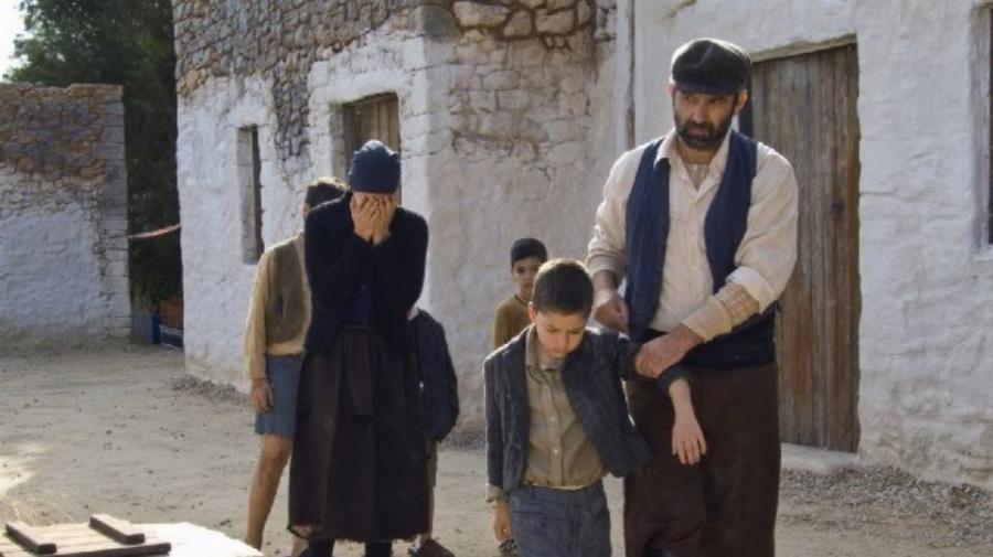 Μάνος Τσαγκαράκης: Ο μικρός Δημήτρης από «Το Νησί» έχει μεγαλώσει και πλέον είναι ένας γοητευτικός νεαρός