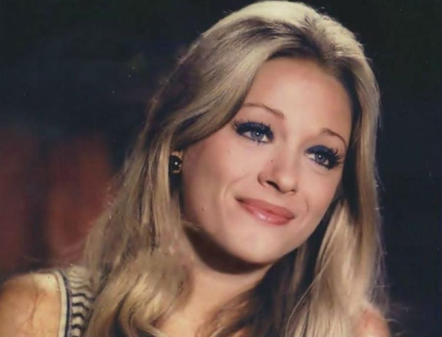 Νόρα Βαλσάμη: Οι 23 ταινίες, η γνωριμία με τον σύζυγο της, το πρόβλημα υγείας και η σπάνια φωτογραφία με τον μοναχογιό της