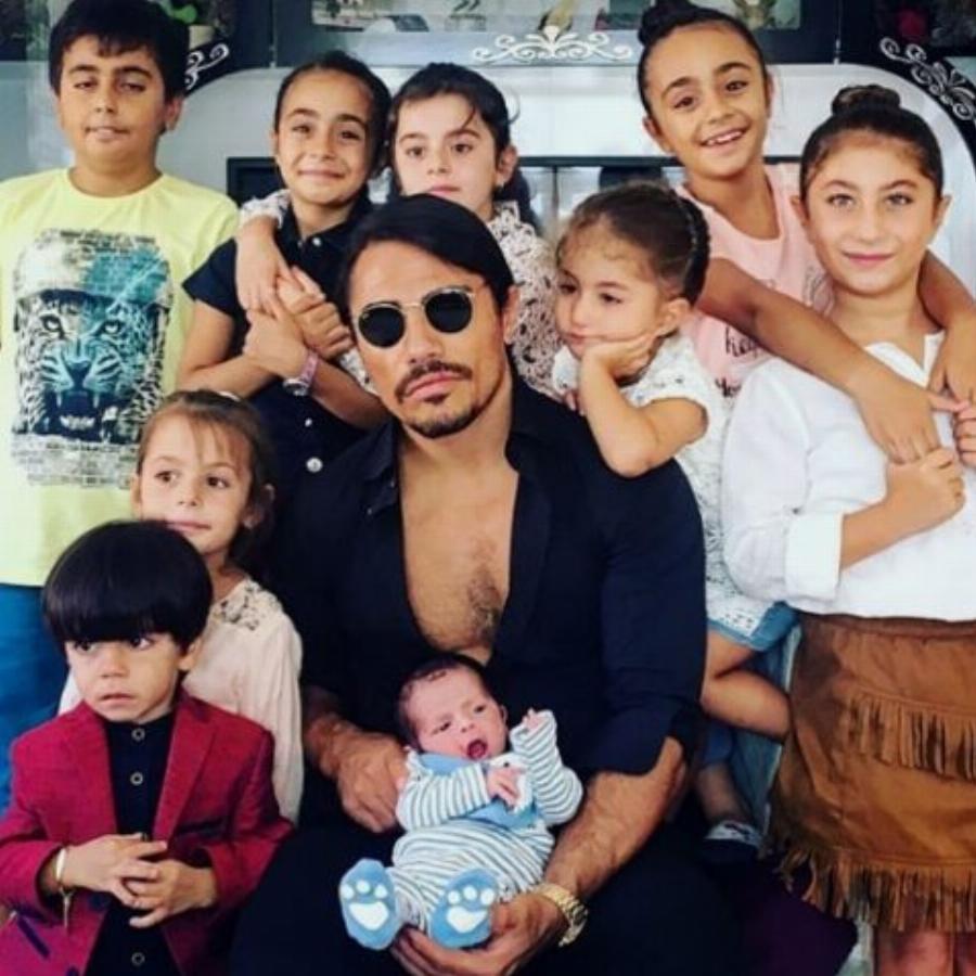 Νουρσέτ: Ο κρεοπώλης από την Τουρκία που έγινε εκατομμυριούχος – Οι χρυσές μπριζόλες, τα 9 παιδιά και το σπίτι των 36.000.000€