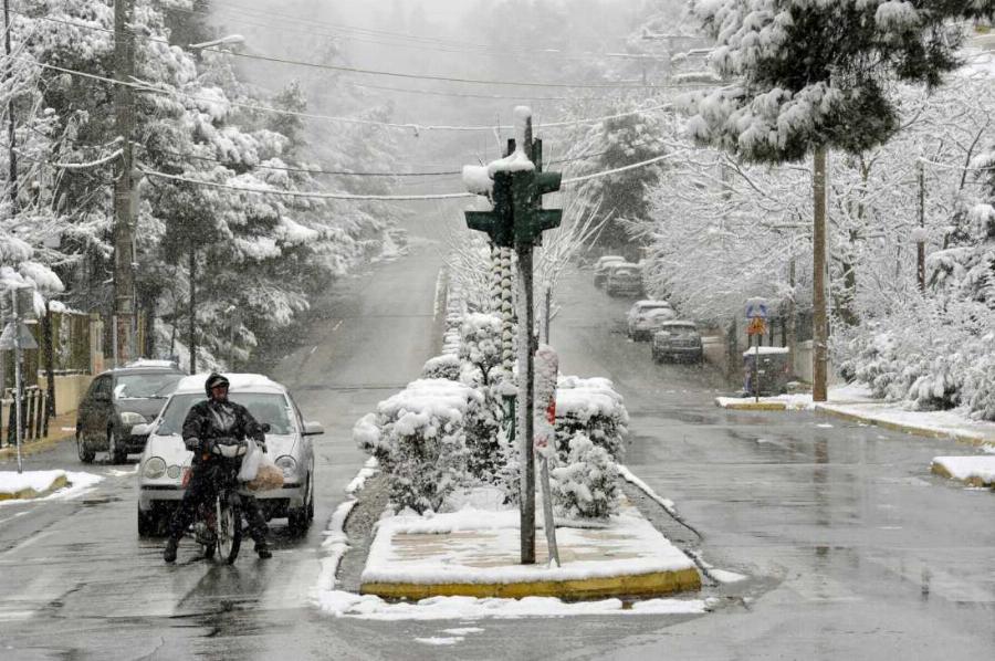 Χιόνια ακόμα και στην Αττική: Αλλάζει σε όλη την Ελλάδα το σκηνικό του καιρού τις επόμενες μέρες