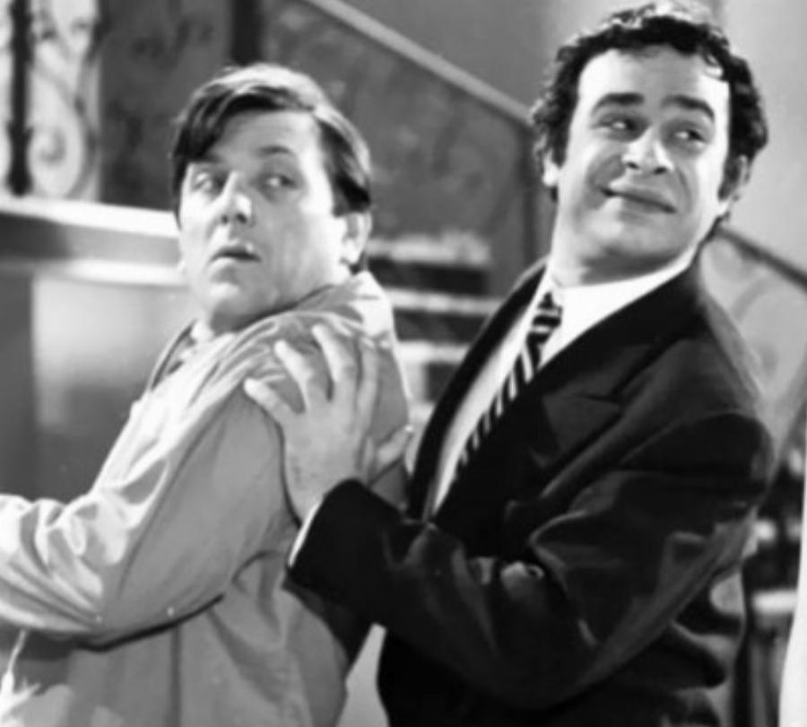 Χρόνης Εξαρχάκος: Η μοναξιά, η αναπηρία της μητέρας του, η καταπίεση, ο καρκίνος, και ο πρόωρος θάνατος