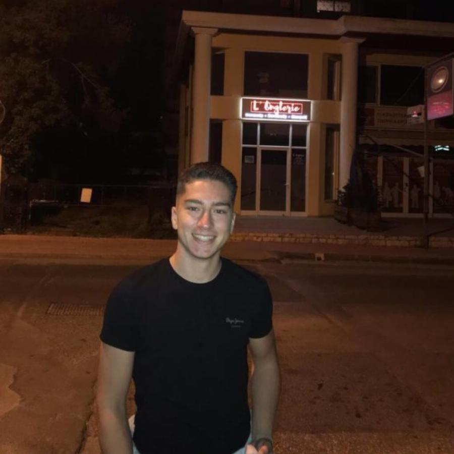 Μάνος Τσαγκαράκης: Ο μικρός Δημήτρης από «Το Νησί» έχει μεγαλώσει και πλέον είναι ένας γοητευτικός νεαρός