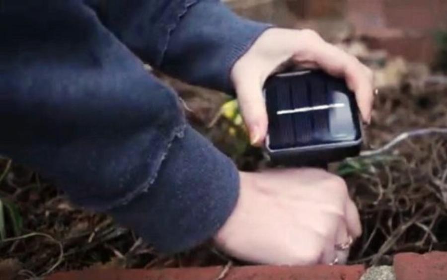 Ο τρόπος για να φτιάξετε φωτιζόμενες γλάστρες για μια ονειρεμένη ατμόσφαιρα στο μπαλκόνι ή την αυλή σας