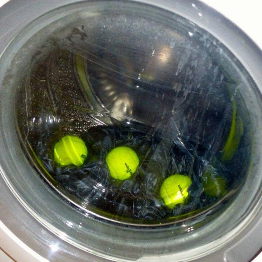 Τέσσερις έξυπνες λύσεις για να καθαρίσετε τα μαξιλάρια από ακάρεα και βρωμιές και να τα κάνετε σαν καινούργια