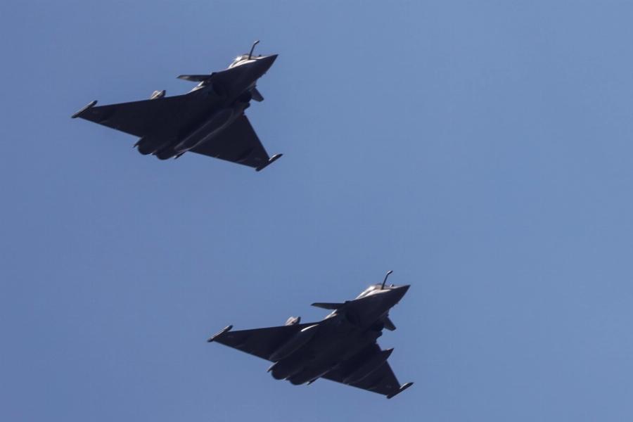 «Καλωσορίσατε στο σπίτι σας, καλές προσγειώσεις πάντα με ασφάλεια»: Έφτασαν τα Rafale στην Ελλάδα