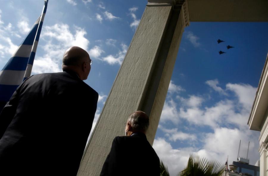 «Καλωσορίσατε στο σπίτι σας, καλές προσγειώσεις πάντα με ασφάλεια»: Έφτασαν τα Rafale στην Ελλάδα