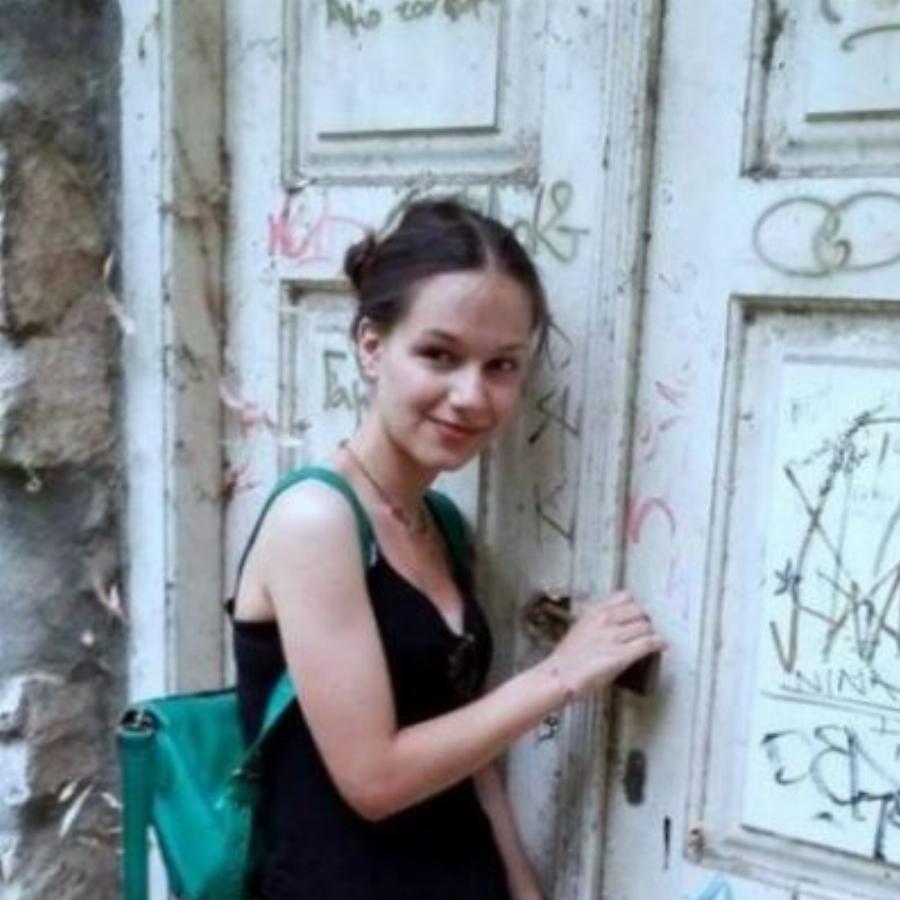 Νικολέτα Παπακωνσταντίνου: Η κόρη των Παπακωνσταντίνου και Ράντου, έγινε 26 ετών και είναι μία υπέροχη δεσποινίδα