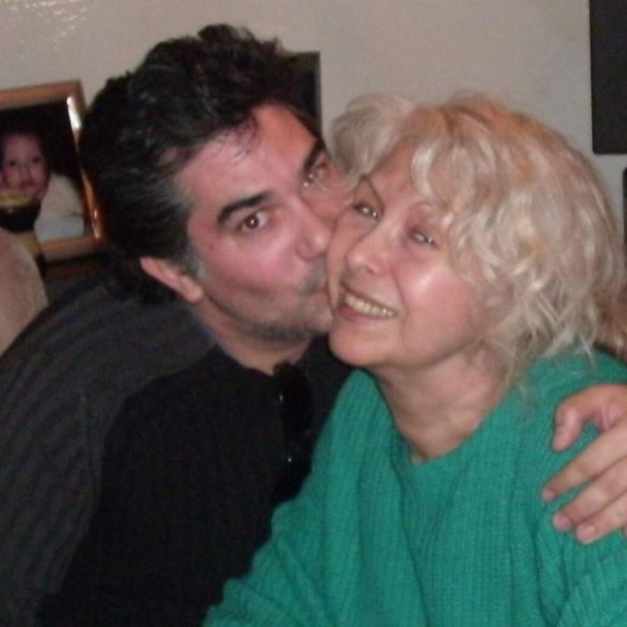 «Κλαίω για σένα σπλάχνο μου»: Ραγίζουν καρδιές τα λόγια της Ρίας Δελούτση για την άδικη απώλεια του γιου της