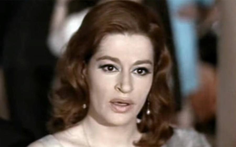 Κατερίνα Χέλμη: Οι ρόλοι που τη σημάδεψαν, η σφαλιάρα στην έγκυο Βουγιουκλάκη και ο πρόσφατος χαμός του συζύγου της