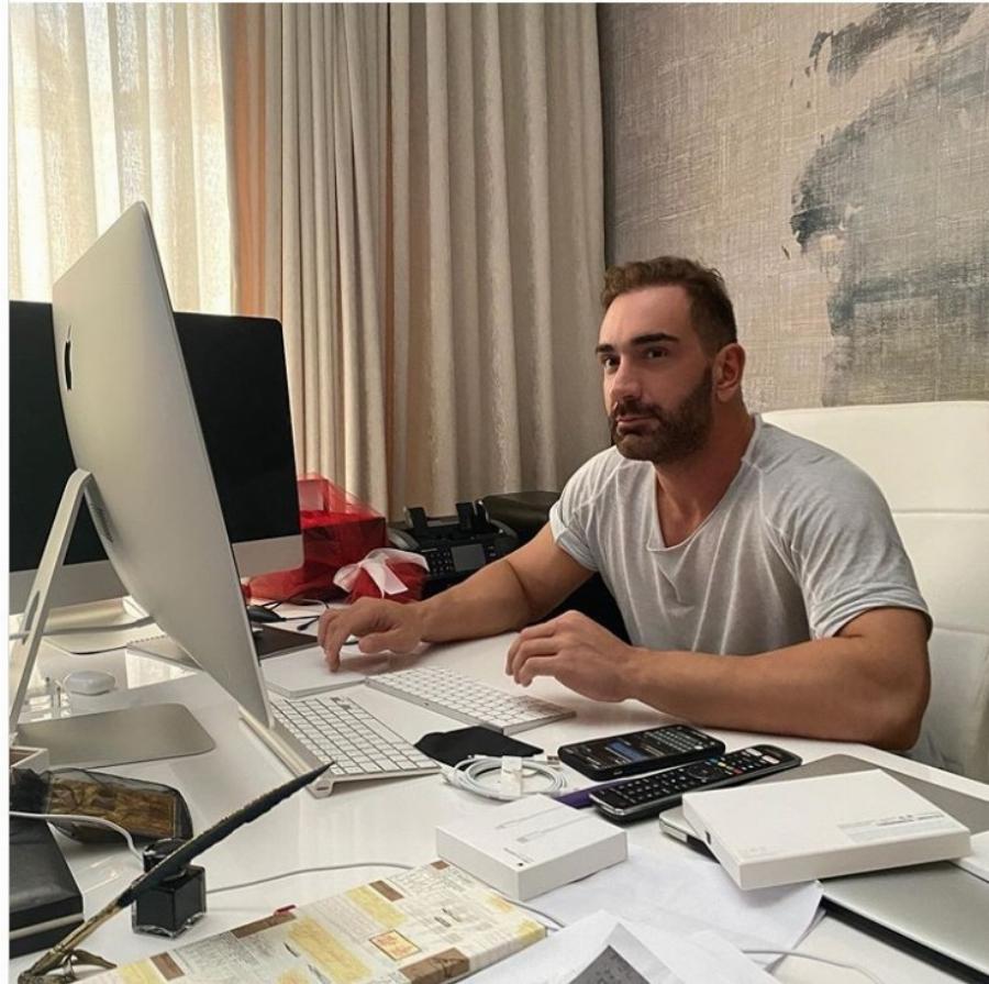 Καλύτερο και από παλάτι: Το υπερπολυτελές σπίτι του Νίκου Κοκλώνη που έχει μέχρι δωμάτιο-γκαρνταρόμπα και σολάριουμ