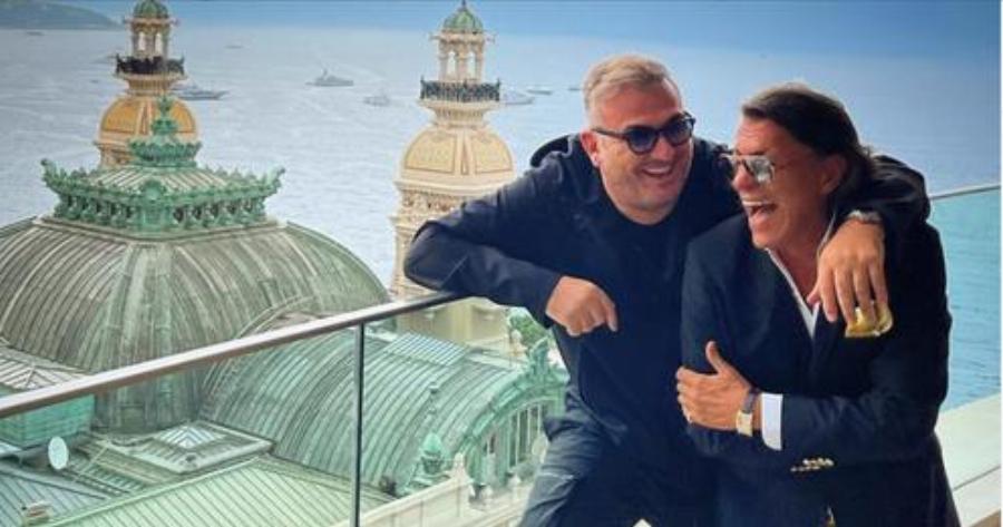 Ρέμος – Ψινάκης: Ποζάρουν μαζί στο Μόντε Κάρλο στο χλιδάτο Hotel de Paris