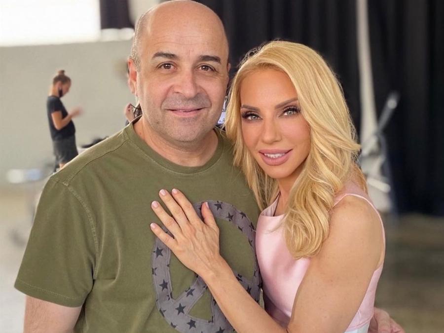 Τεράστιων διαστάσεων το σπίτι του Μάρκου Σεφερλή και της Έλενας Τσαβαλιά: Το σαλόνι κάνει όλη τη διαφορά