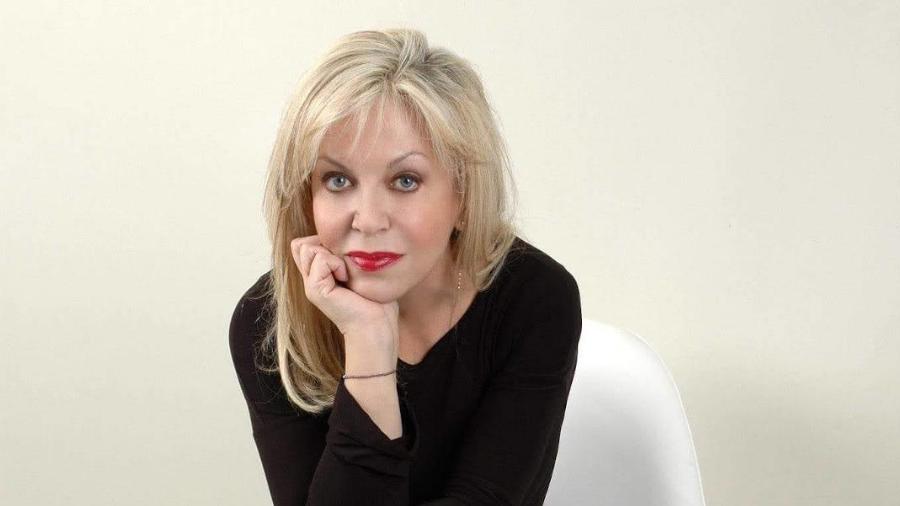 Σεμίνα Διγενή: Τα δύσκολα και φτωχικά παιδικά χρόνια, οι εξώσεις, το πρόβλημα υγείας στα πόδια και το μεγάλο της όνειρο