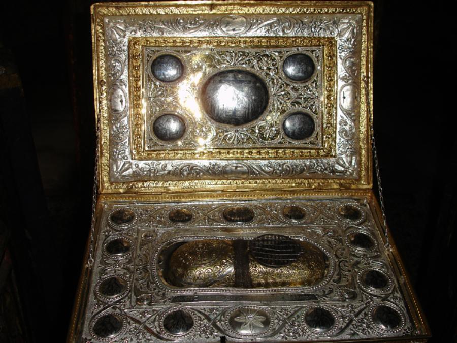 Σε θερμοκρασία «ζωντανού» σώματος το αριστερό πόδι της Αγίας Άννης