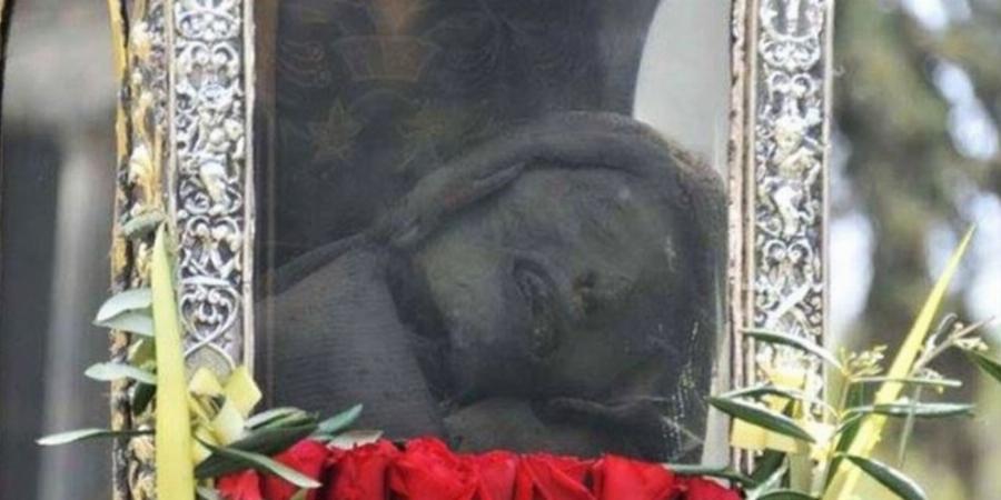 Άγιος Σπυρίδωνας: Το άφθαρτο σκήνωμα του και τα μοναδικά θαύματα που μας συγκλονίζουν