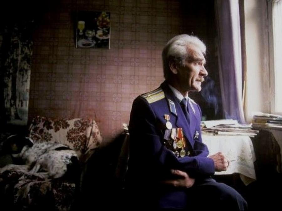 Ο μυστικός ήρωας που πρίν από 32 χρόνια έσωσε τον κόσμο από την καταστροφή και σήμερα ζεί στην εξαθλίωση