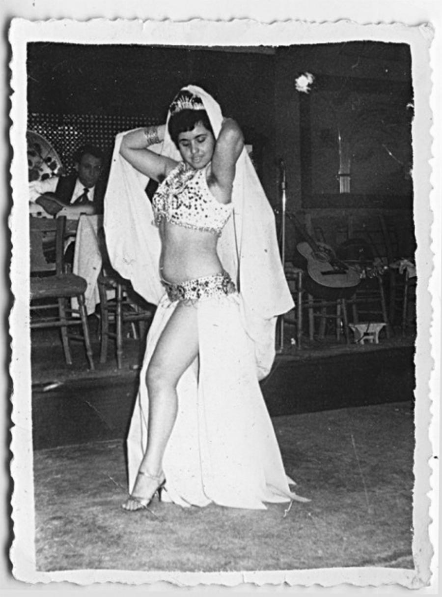 Τρούμπα: Η κακόφημη συνοικία του Πειραιά, οι οίκοι ανοχής, τα καμπαρέ και η πραγματική  ιστορία πίσω από τον μύθο