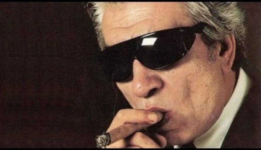 Τάσος Μπουγάς: Οι 12 γάμοι του, ο άγνωστος γιος του, το πούρο, τα γυαλιά και οι ατίθασες θαυμάστριες