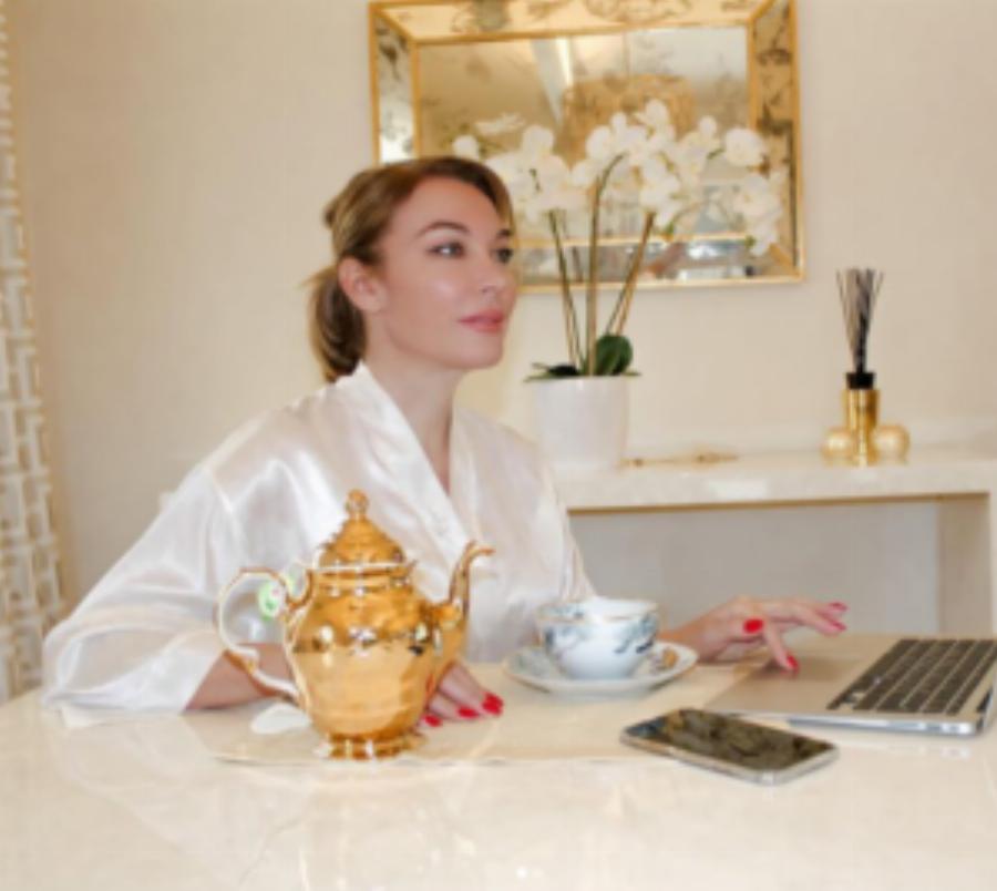 Στεφανίδου – Ευαγγελάτος: Το πανέμορφο σπίτι στην Κηφισιά, η λαμπερή κρεβατοκάμαρα και η μεγάλη κουζίνα