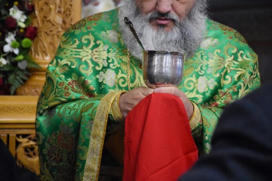 Άγιος Γρηγόριος ο Θεολόγος: «Η Θεία Κοινωνία  ενδυναμώνει τους ασθενείς και ευφραίνει τους υγιείς» – Τι παθαίνουν όσοι δεν Κοινωνούν συχνά