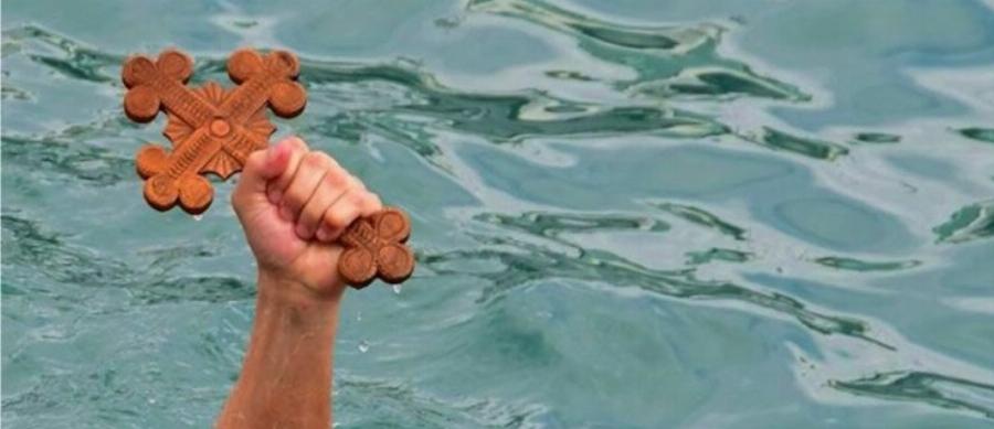 Ο 24χρονος από τον Αμάρυνθο που το 2021 βούτηξε για τον σταυρό και έμεινε παράλυτος δεν χάνει την αισιοδοξία του και την πίστη του