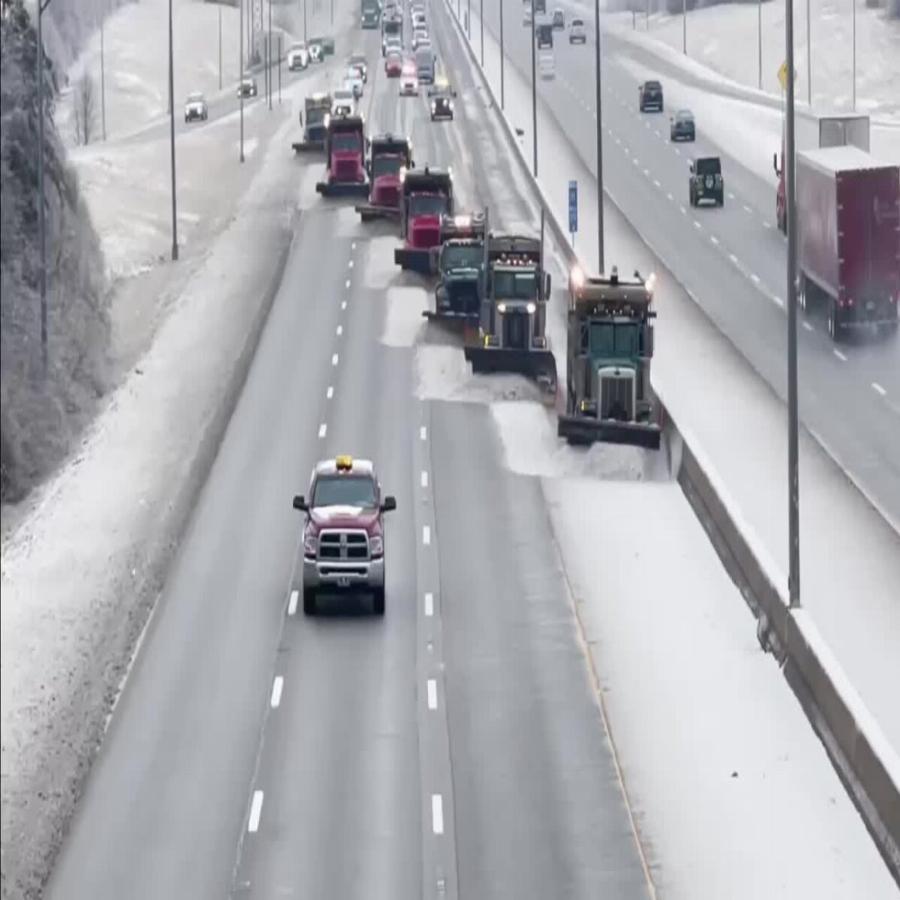 Μακάρι να το δούμε και στην Ελλάδα: Απομακρύνουν το χιόνι από την Εθνική Οδό σε χρόνο ρεκόρ