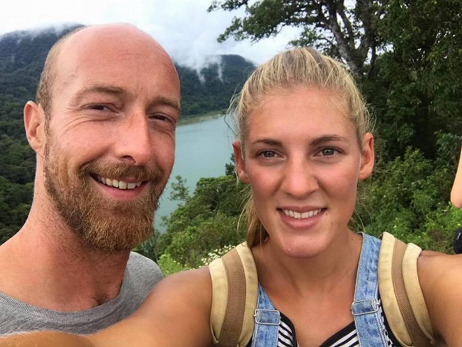 Αγόρασαν παλιό φορτηγό με 4.000€ και το μεταμόρφωσαν στο σπίτι των ονείρων τους: Το πολυτελές εσωτερικό του εντυπωσιάζει