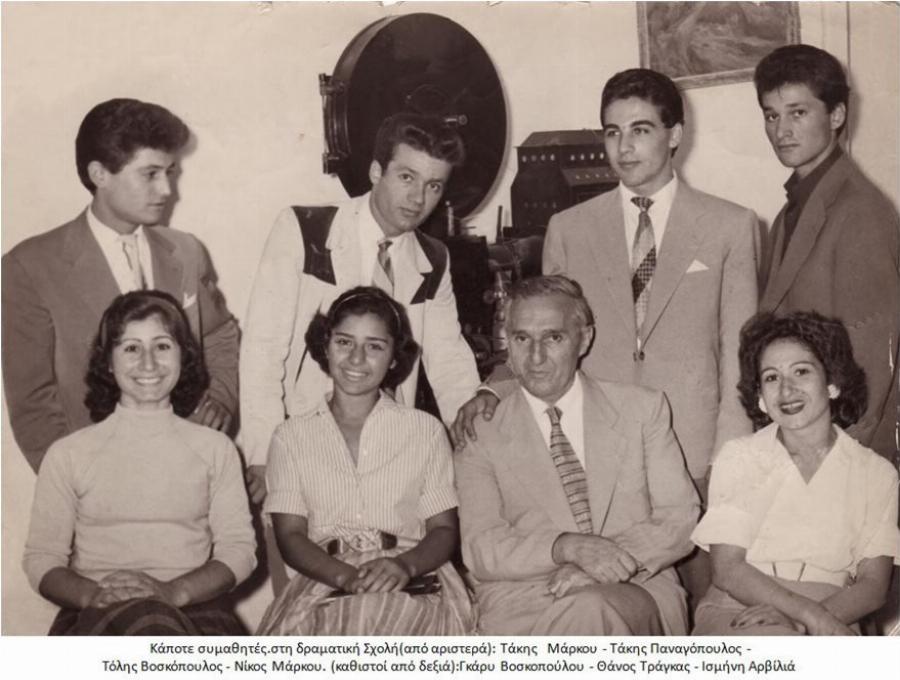 Τόλης Βοσκόπουλος: Ο «Άρχοντας» του ελληνικού τραγουδιού, οι θυελλώδεις έρωτες, η αγάπη του κόσμου και οι ατελείωτες επιτυχίες