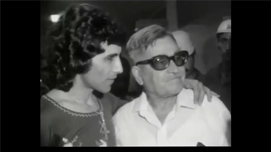 Τόλης Βοσκόπουλος: Ο «Άρχοντας» του ελληνικού τραγουδιού, οι θυελλώδεις έρωτες, η αγάπη του κόσμου και οι ατελείωτες επιτυχίες