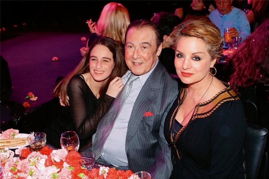 Τόλης Βοσκόπουλος: Ο «Άρχοντας» του ελληνικού τραγουδιού, οι θυελλώδεις έρωτες, η αγάπη του κόσμου και οι ατελείωτες επιτυχίες