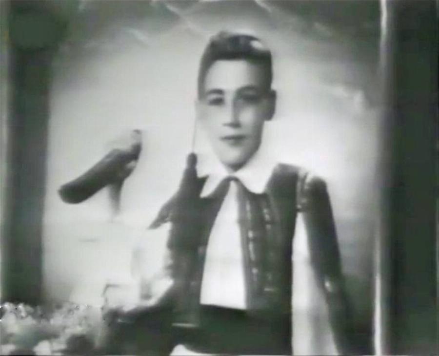 Τόλης Βοσκόπουλος: Ο «Άρχοντας» του ελληνικού τραγουδιού, οι θυελλώδεις έρωτες, η αγάπη του κόσμου και οι ατελείωτες επιτυχίες