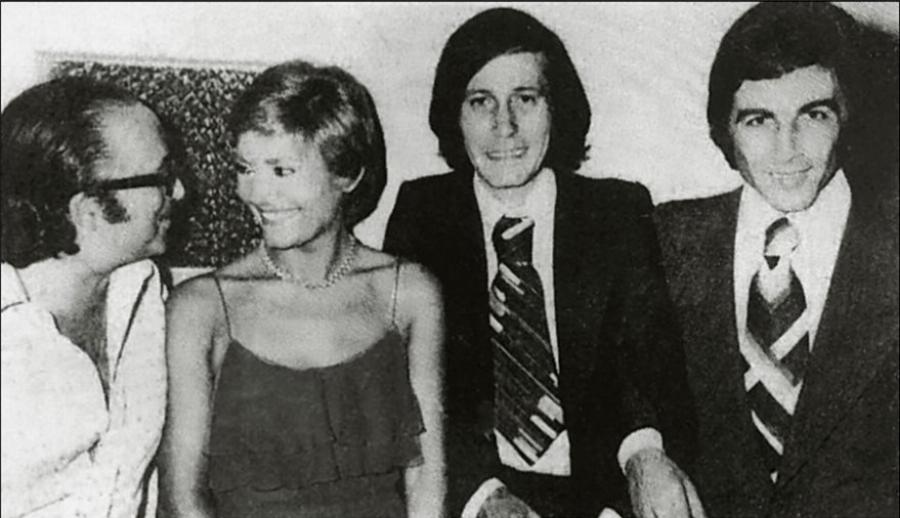 Τόλης Βοσκόπουλος: Ο «Άρχοντας» του ελληνικού τραγουδιού, οι θυελλώδεις έρωτες, η αγάπη του κόσμου και οι ατελείωτες επιτυχίες