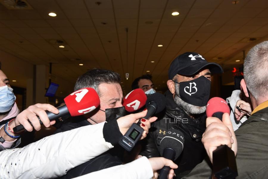 Χαμός στην επιστροφή του Βαλάντη από το Survivor – Επιτέθηκαν σε δημοσιογράφο