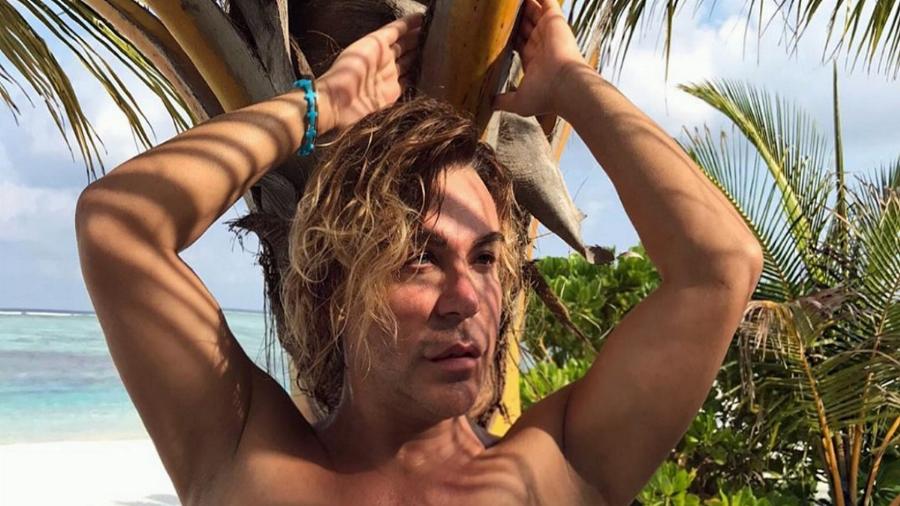 Τρύφωνας Σαμαράς: Η χρέωση των 3.000€ για ένα χτένισμα, η παιδική ηλικία και ο αδελφός του Γιώργος, που του μοιάζει πολύ