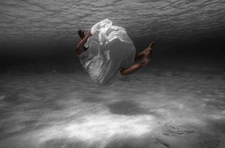 O γιος του Γιάννη Πάριου, Μιχάηλ Βαρθακούρης, παρουσιάζει την πρώτη του φωτογραφική έκθεση