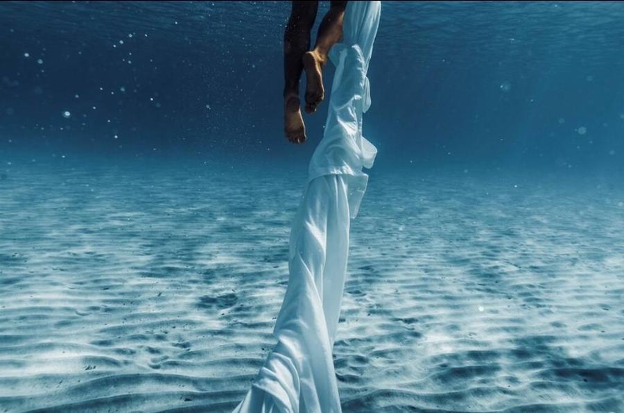 O γιος του Γιάννη Πάριου, Μιχάηλ Βαρθακούρης, παρουσιάζει την πρώτη του φωτογραφική έκθεση