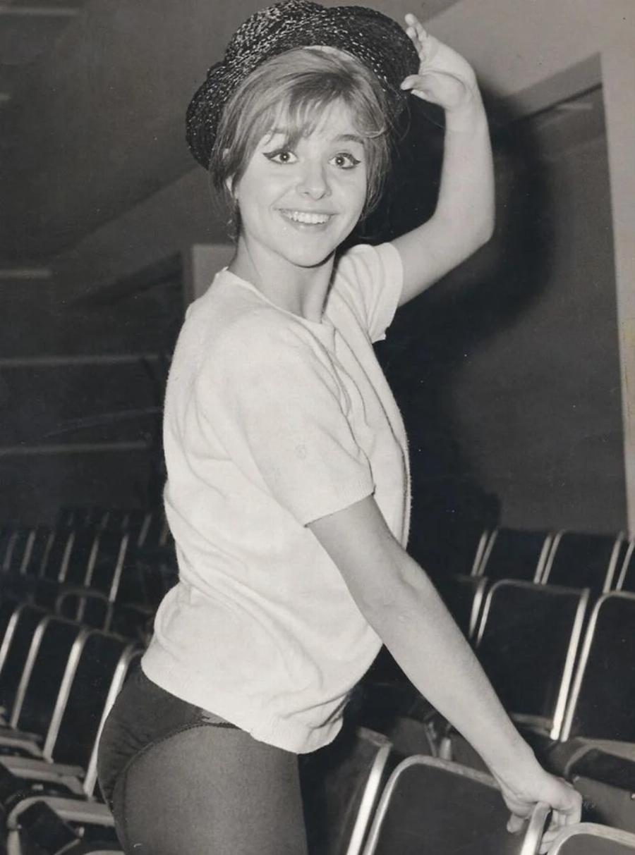 Βέρα Κρούσκα: Το γοητευτικό κορίτσι, οι ταινίες που της έμειναν απωθημένο και η σπάνια εμφάνιση στα 72 της χρόνια