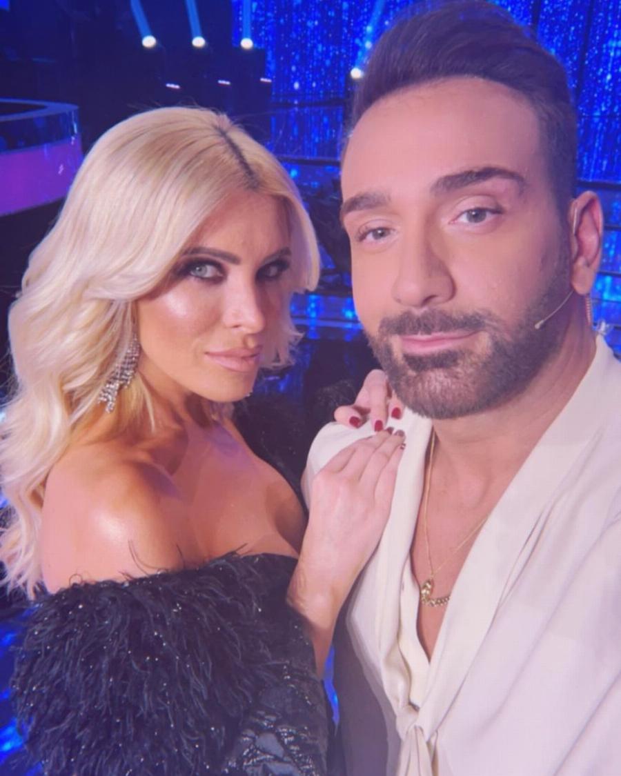 Κατερίνα Καινούργιου προς Νίκο Κοκλώνη: «Έναν άντρα σαν εσένα θέλω να παντρευτώ»