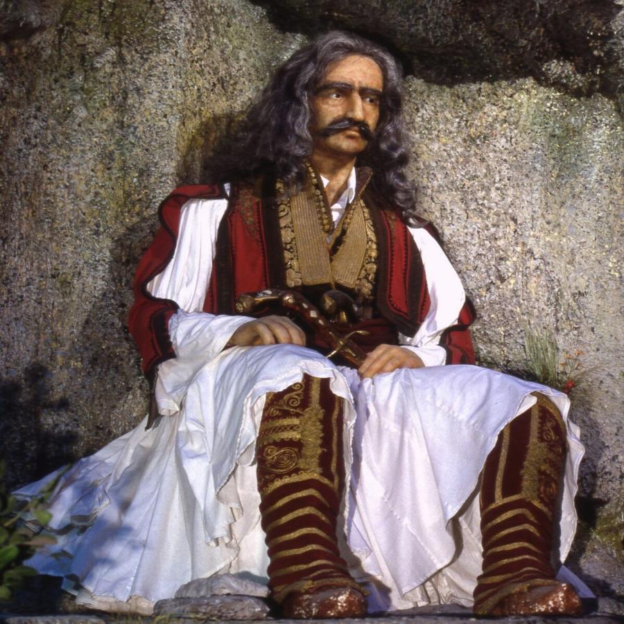 Παύλος Βρέλλης: Ποιος είναι ο άνθρωπος που δημιούργησε μόνος του, το Μουσείο Κέρινων Ομοιωμάτων, που φιλοξενεί ήρωες του ’21