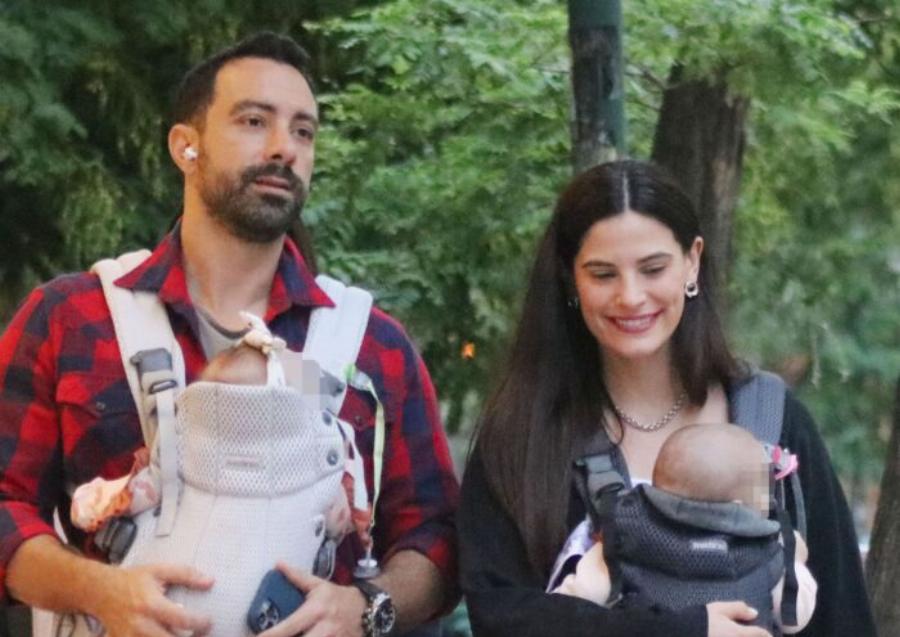 Περήφανοι γονείς: Το ζεύγος Τανιμανίδη δείχνει για πρώτη φορά τα πρόσωπα των παιδιών τους