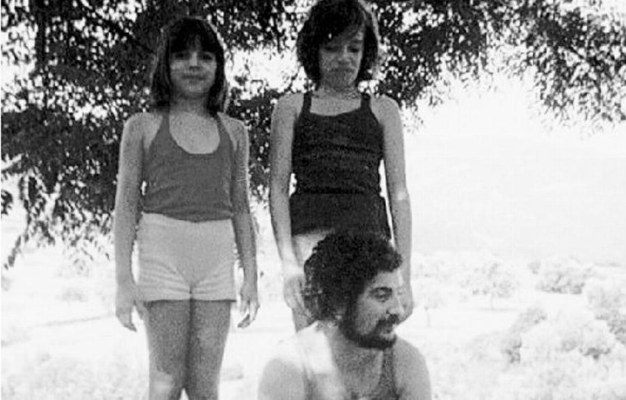 Σπάνιες και αδημοσίευτές φωτογραφίες των πολιτικών στα παιδικά τους χρόνια