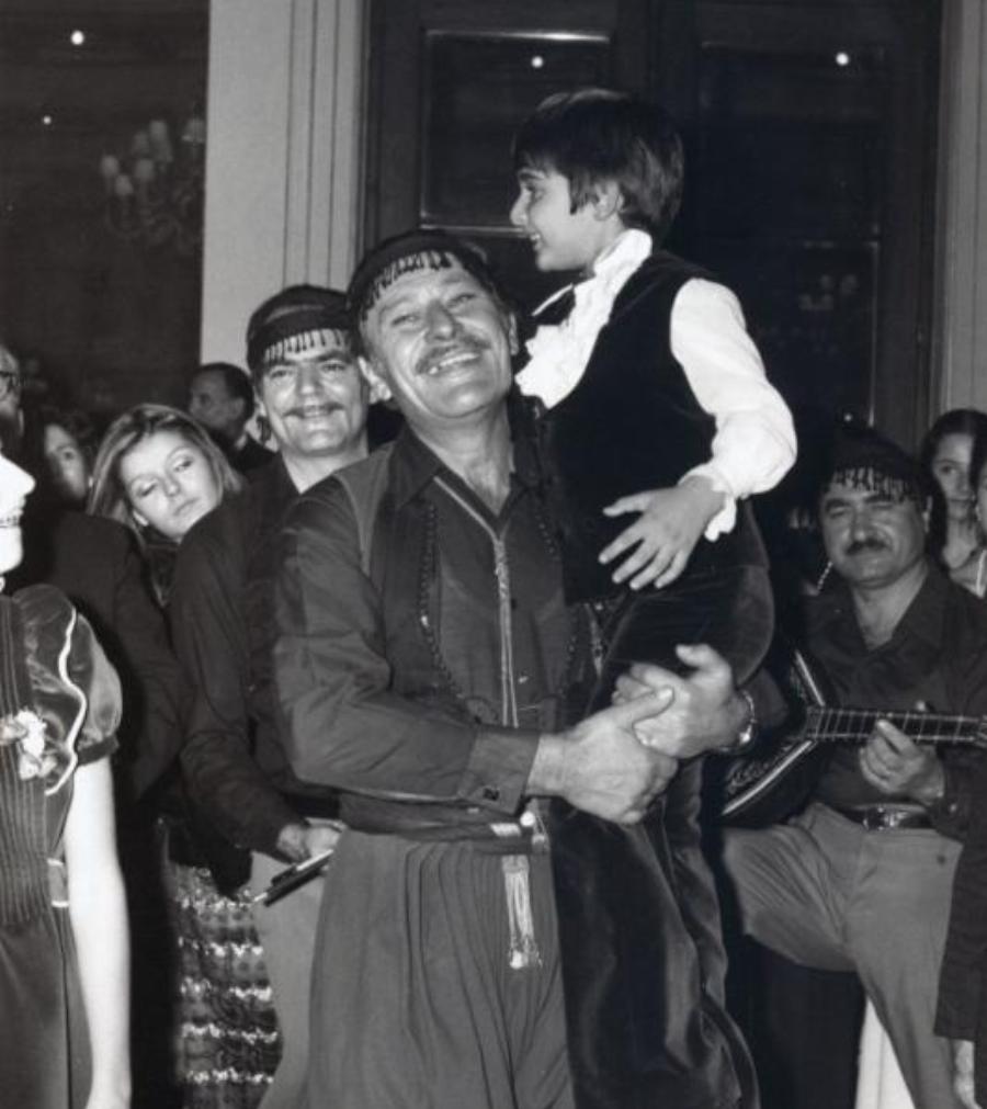 Σπάνιες και αδημοσίευτές φωτογραφίες των πολιτικών στα παιδικά τους χρόνια