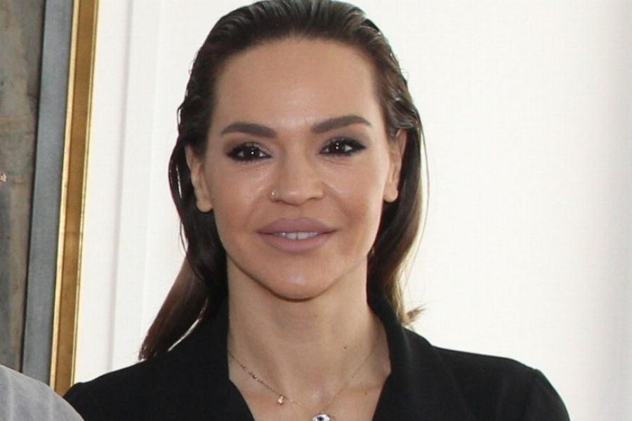 Νικολέτα Καρρά: Η φιλολογία, το διαζύγιο, η καριέρα στην τηλεόραση, ο χορός και το άψογο κορμί